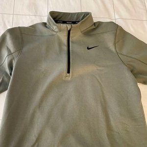 Nike Golf Quarter Zip Pullover